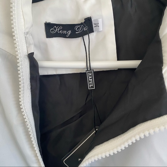 NWT Zaful Men’s Red/White/Black Hooded Swe… - Picture 4 of 5